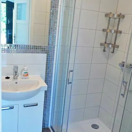 I Neptun Проживание в семье Ястшембя-Гура