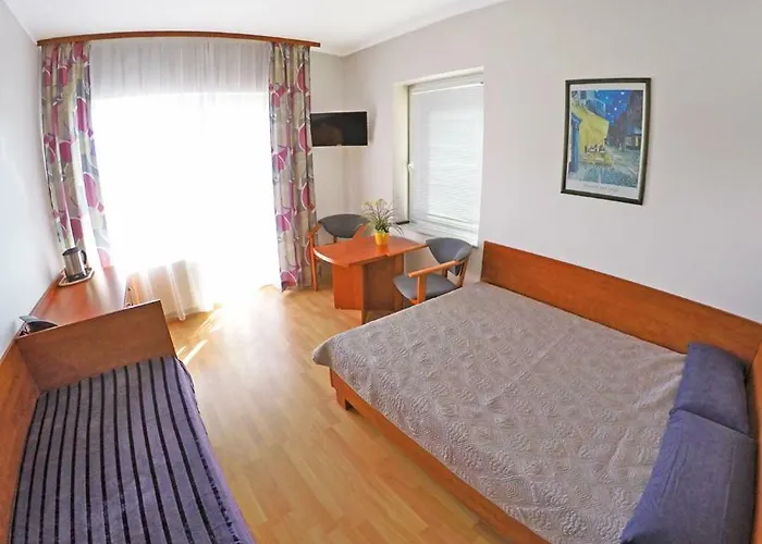 I Neptun Δωμάτια σε οικογενειακή κατοικία *